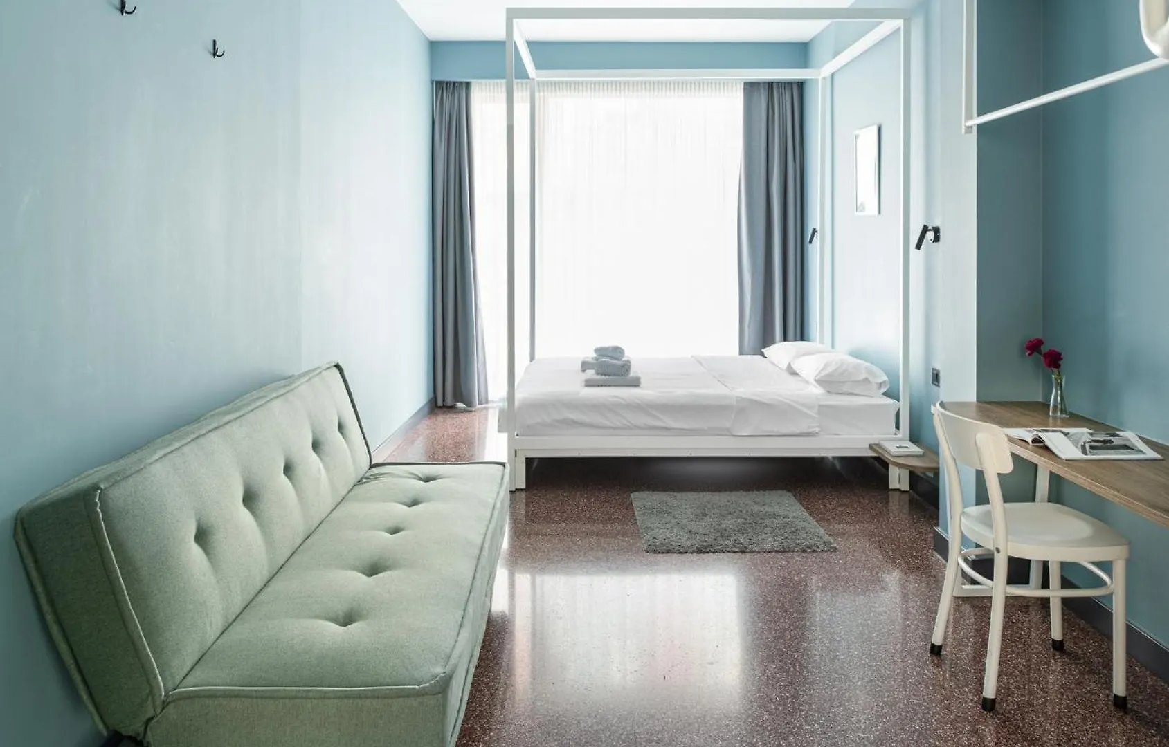 Zeus Is Loose Hostel Thessaloniki