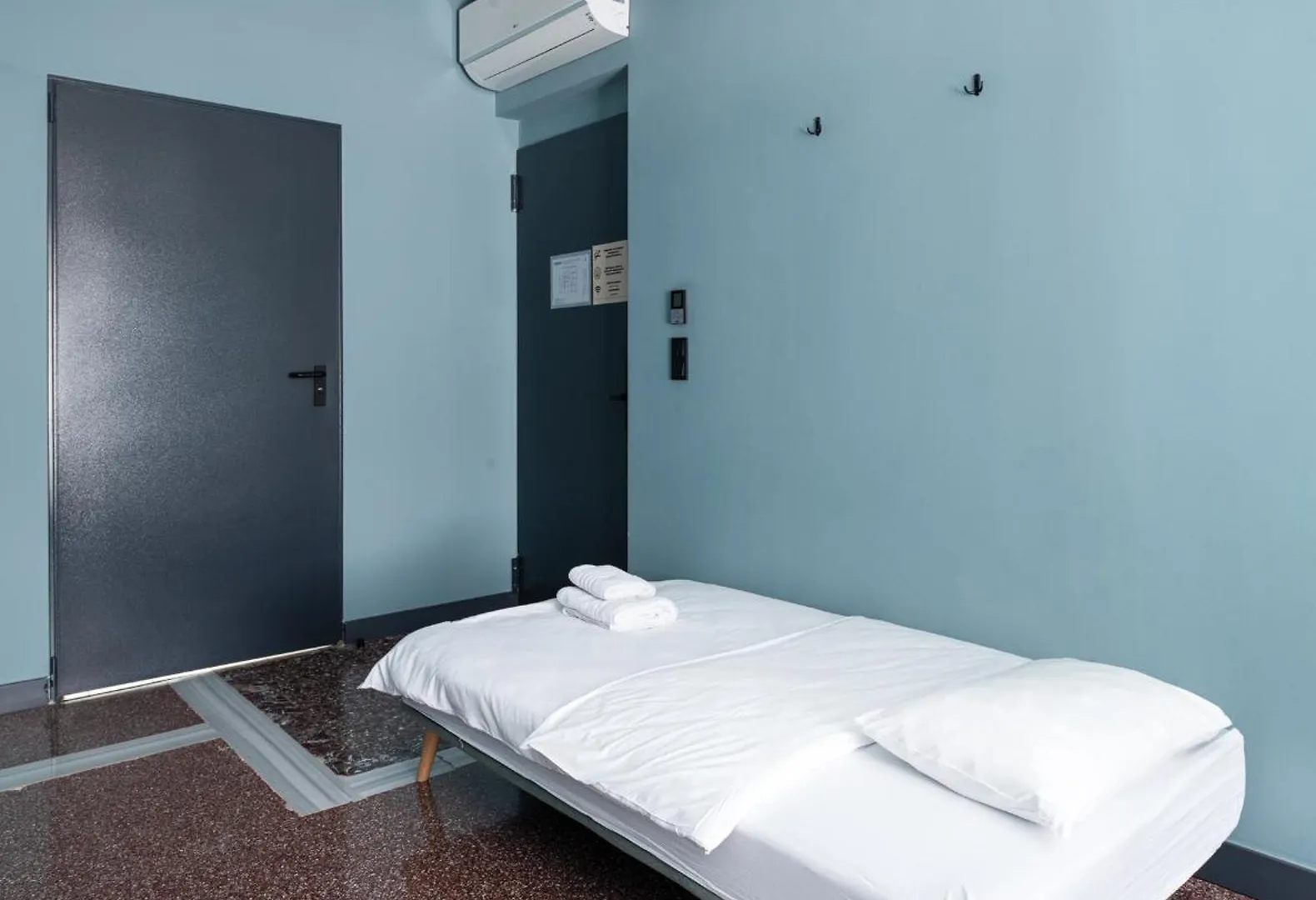 Zeus Is Loose Hostel Thessaloniki